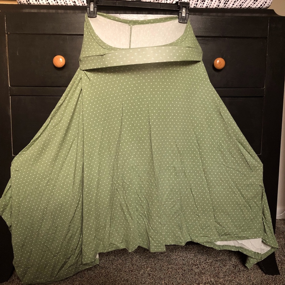 Nursing cover for breastfeeding or car seat cover. 8 possible uses
